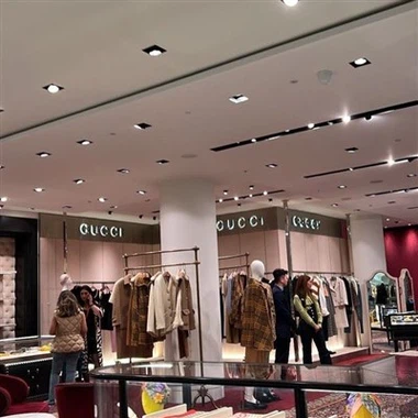 Naujausias aukštos klasės krepšio ekrano salono dizainas