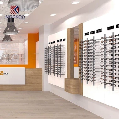 „Clear Vision“ akinių sienų dizaino salonas