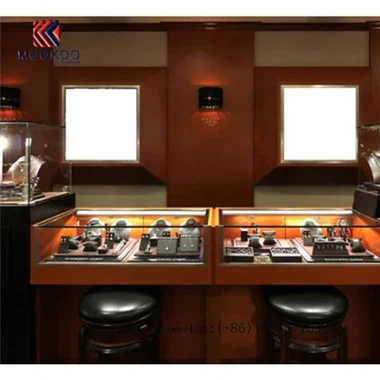 Nuostabus šiuolaikinių juvelyrinių dirbinių kioskas