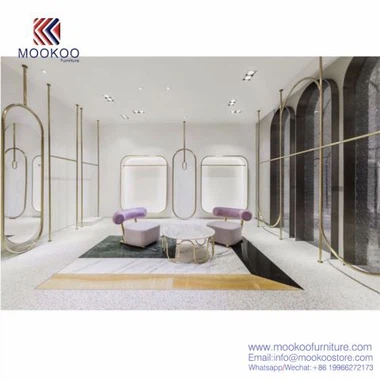 Drabužių lentynų mažmeninė parduotuvė