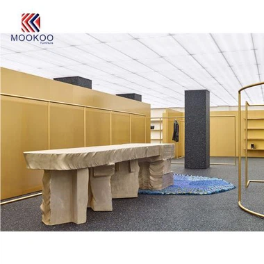 Pakabinamų drabužių ekranas