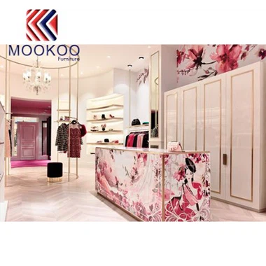 Metalinės pakabinamos drabužių vitrinos